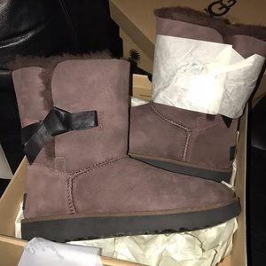 Ugg knot short boots